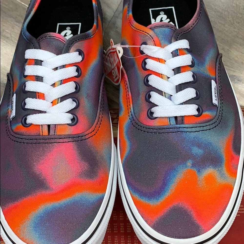 WMNS VANS AUTHENTIC DARK AURA Multi/True White - Picture 10 of 16